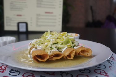 foto flautas rojas